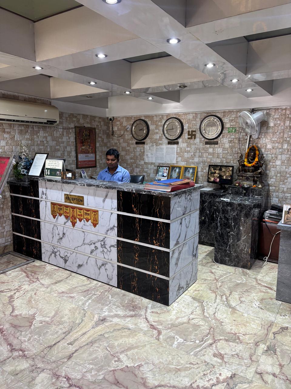 Reception area at Hotel Jeniffer Inn