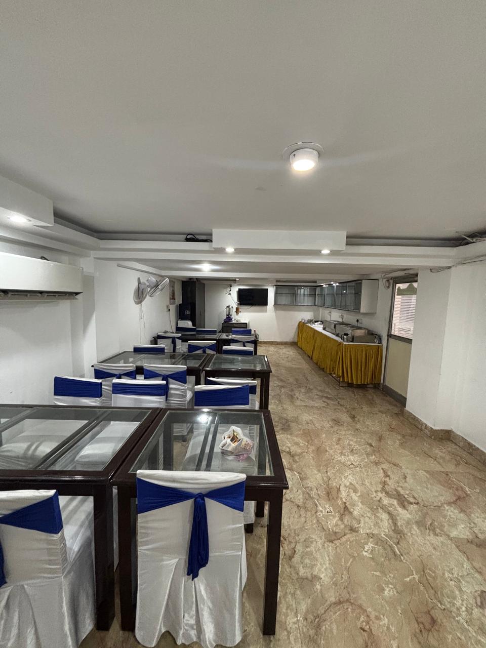 In-house restaurant at Hotel Jeniffer Inn