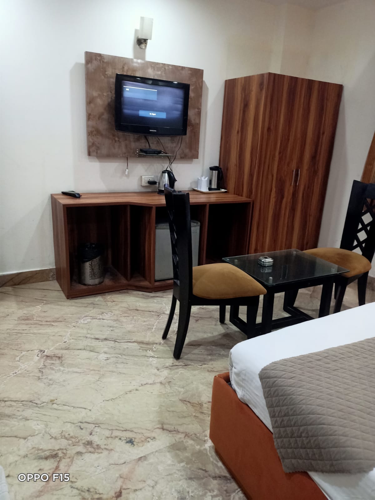 In-room desk, TV, fridge and tea and coffee station